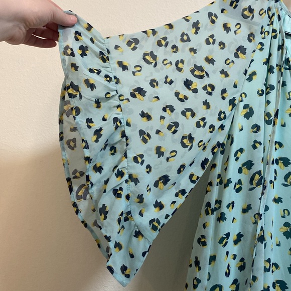 JODIFL Ligh Blue Animal Print Blouse with Wide Bell Statement Sleeves - Picture 3 of 8